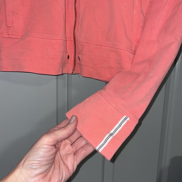 Medium Peach Zip Up Hoodie. - Picture 5 of 7